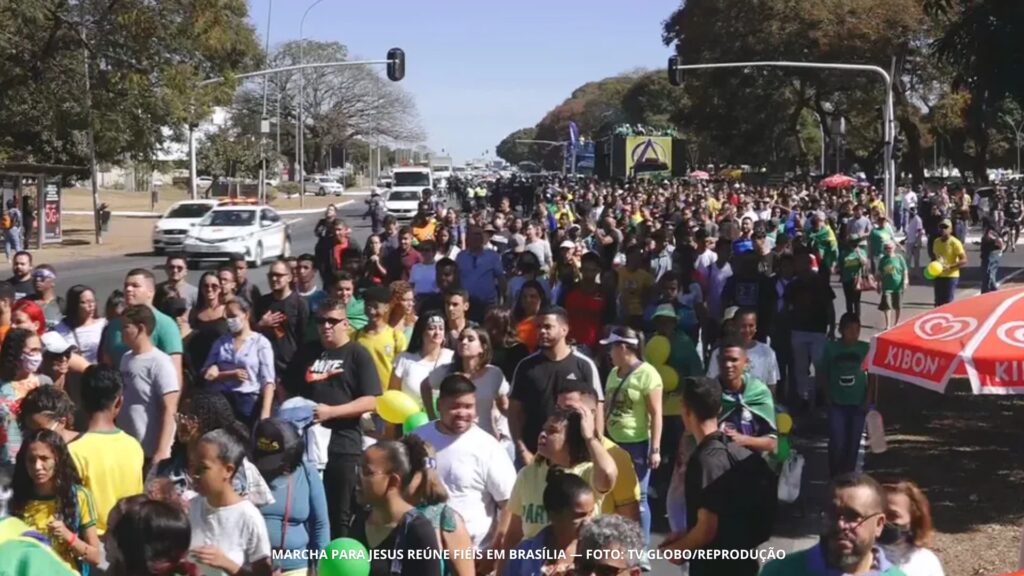 Marcha para Jesus reúne fiéis em Brasília — Foto: TV Globo/Reprodução